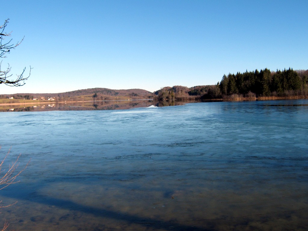 LE FRASNOIS lac d'Ilay - gel partiel