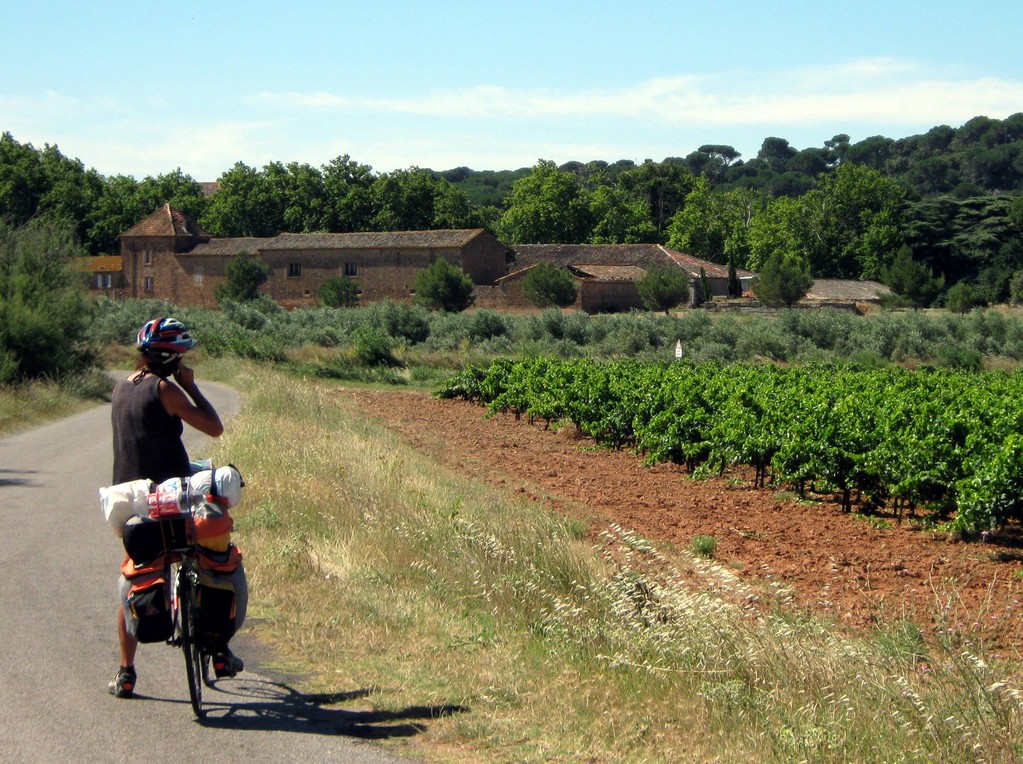 on rejoint l'abbaye de Fontfroide