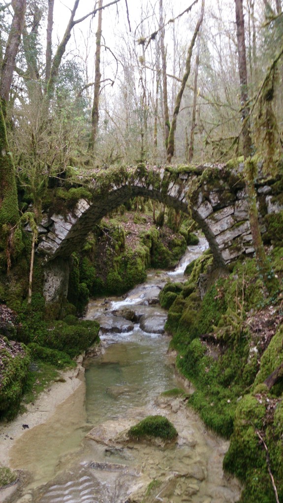 et sur le petit "bief" de Quinquenoulle - le vieux pont