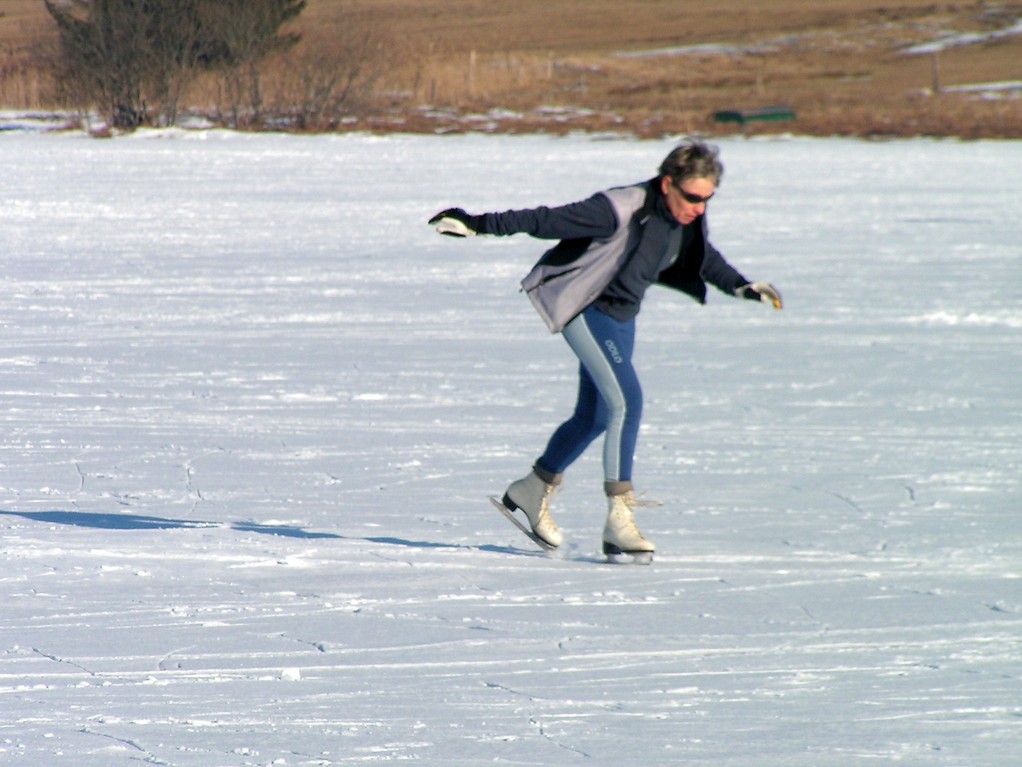 on patine sur le lac des Mortes (Bellefontaine - Chapelle des Bois)