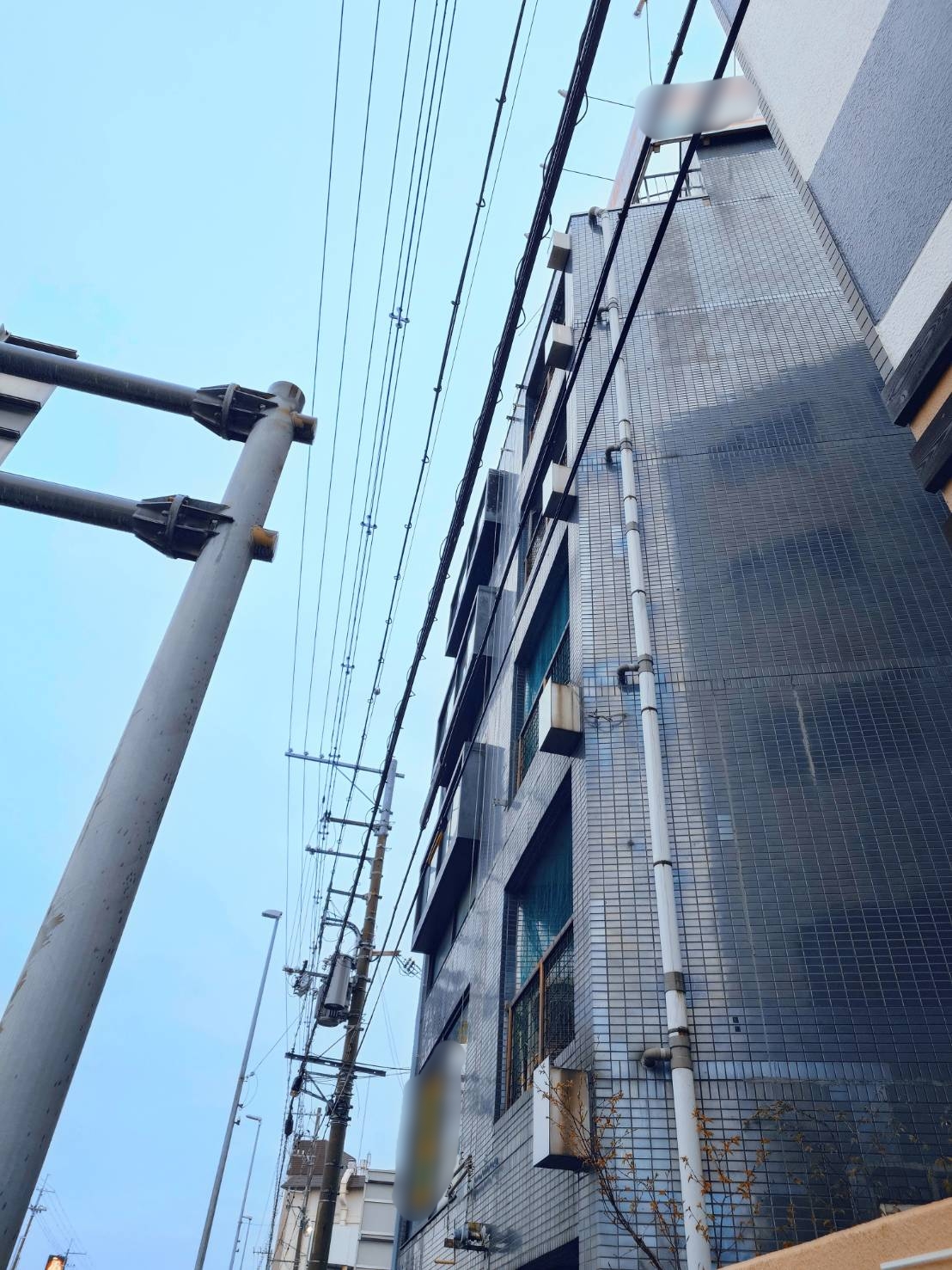 伊丹市　突き出し看板撤去工事