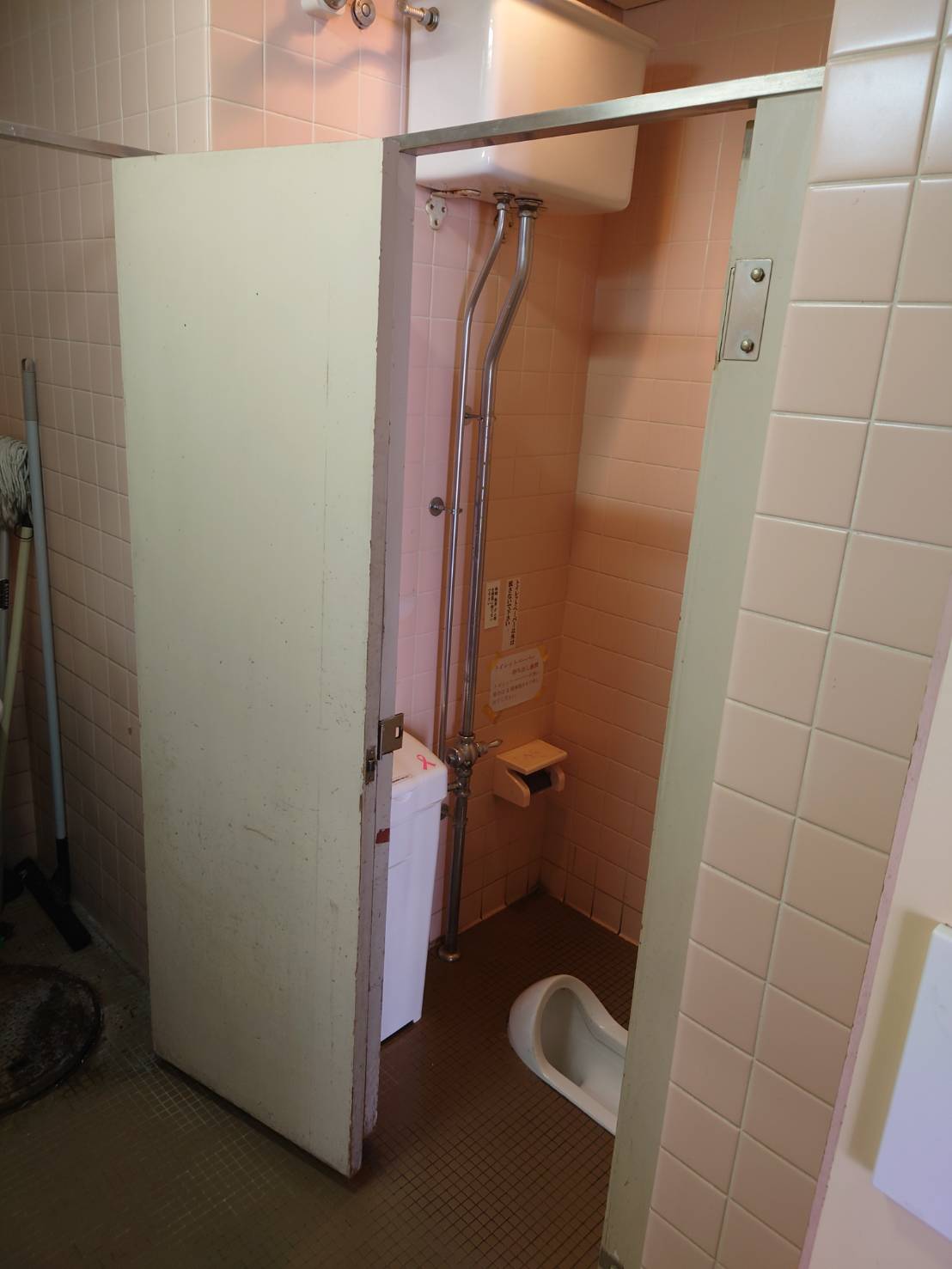 施工前　女性トイレ　便器