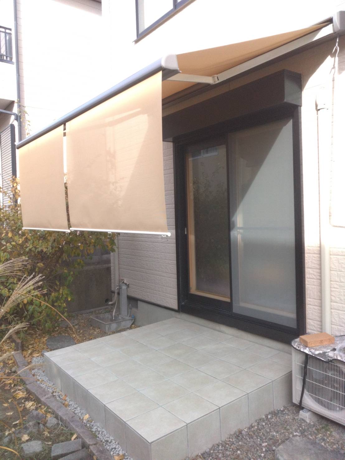 西宮市　タイルデッキ・オーニング取付工事
