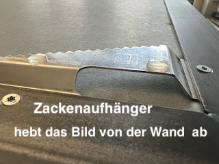 Zackenaufhänger und Exzenter ergänzen sich gut zum Aufhängen des Bildes.