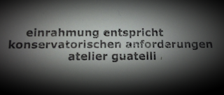 ag bildet ein - spezialisiert auf das Einfassen von Papiergut