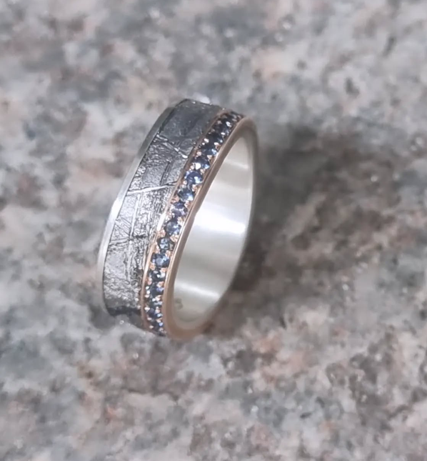 Weissgold / Rotgold mit Meteorit und Aquamarin 