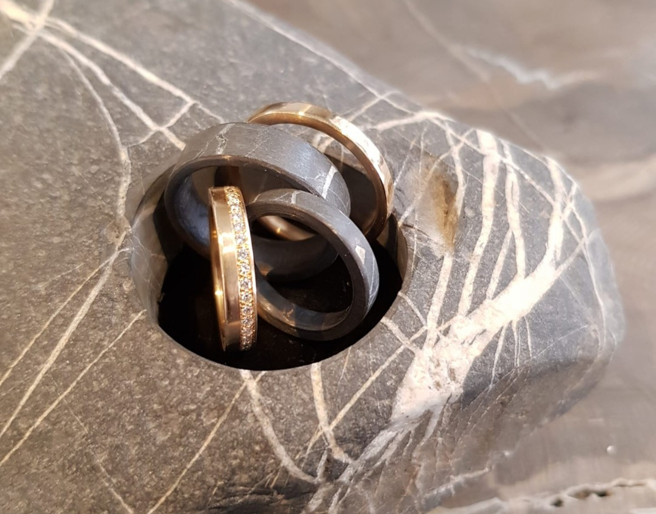 Roségold mit Aarenkiesel 