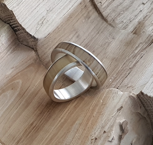 Silber und Eichenholz 