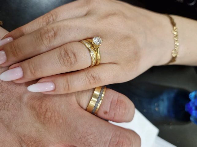 Gelbgold mit Meteorit und 1 ct. Solitaire Diamantring