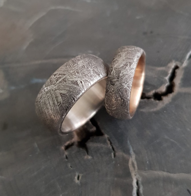 Weissgold / Roségold mit Meteorit 