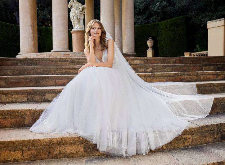 Leichtes und luftiges Brautkleid im Boho-Stil – der perfekte Look für eine Sommerhochzeit im Saarland