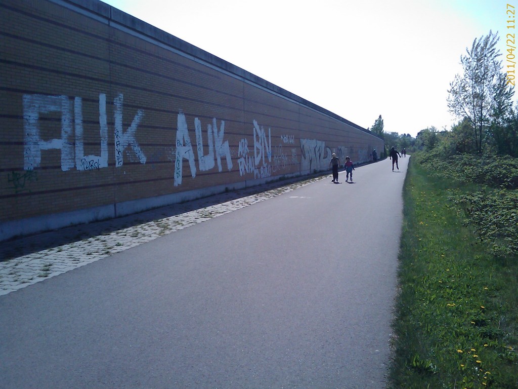 "Mauerradweg"