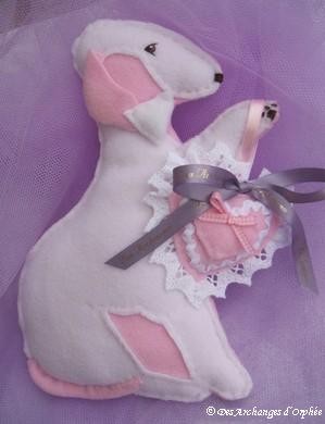 Bedlington  coeur et ruban.