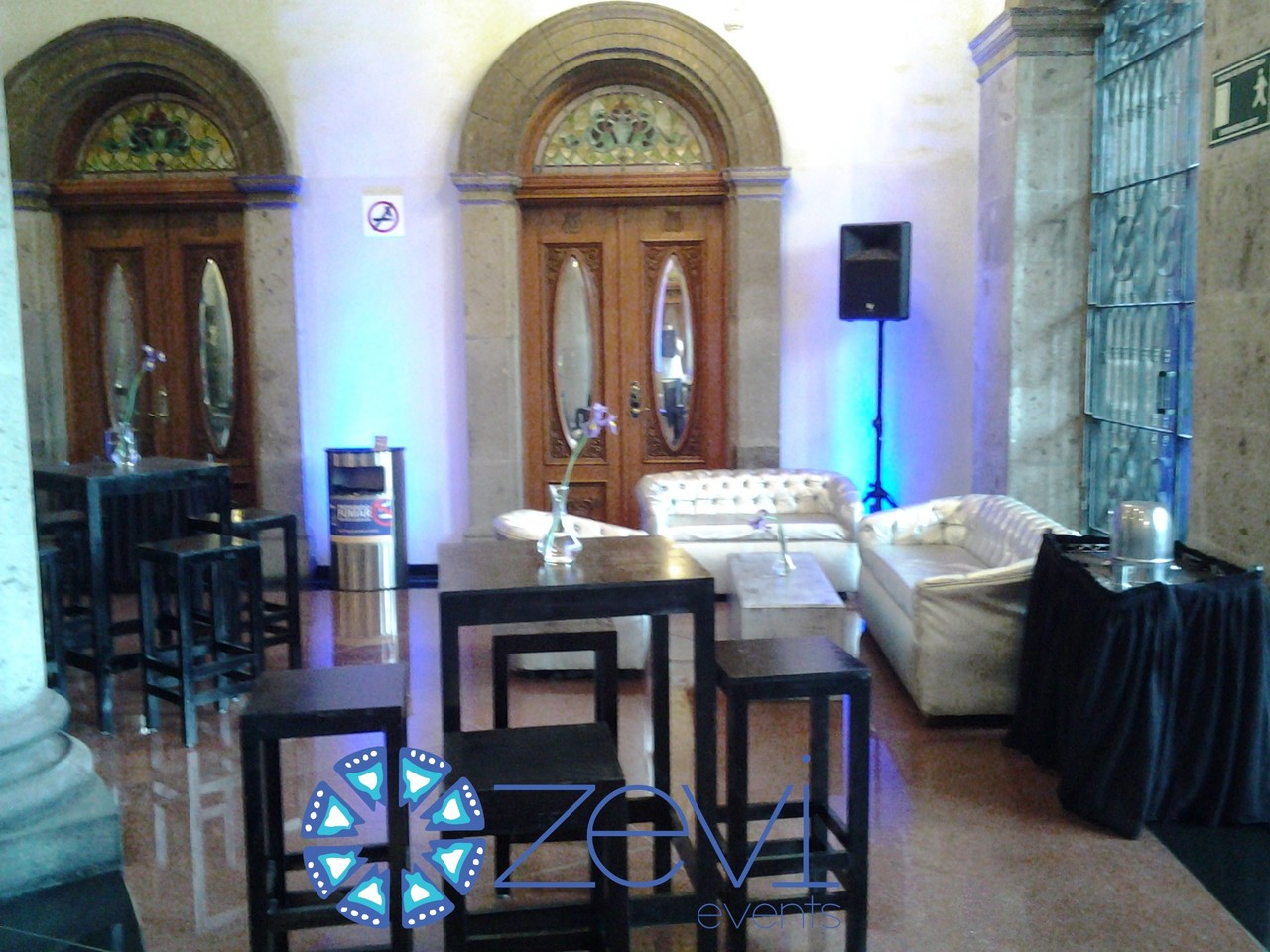 Fiesta Gala negra con Zevi Events