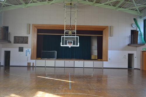 旧三田川中学校（校舎・校庭・体育館）