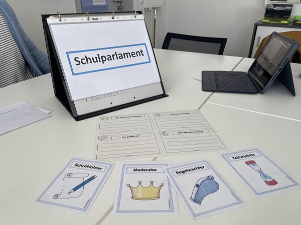 Monatlich treffen sich dort die Klassensprecher und bearbeiten verschiedene Themen