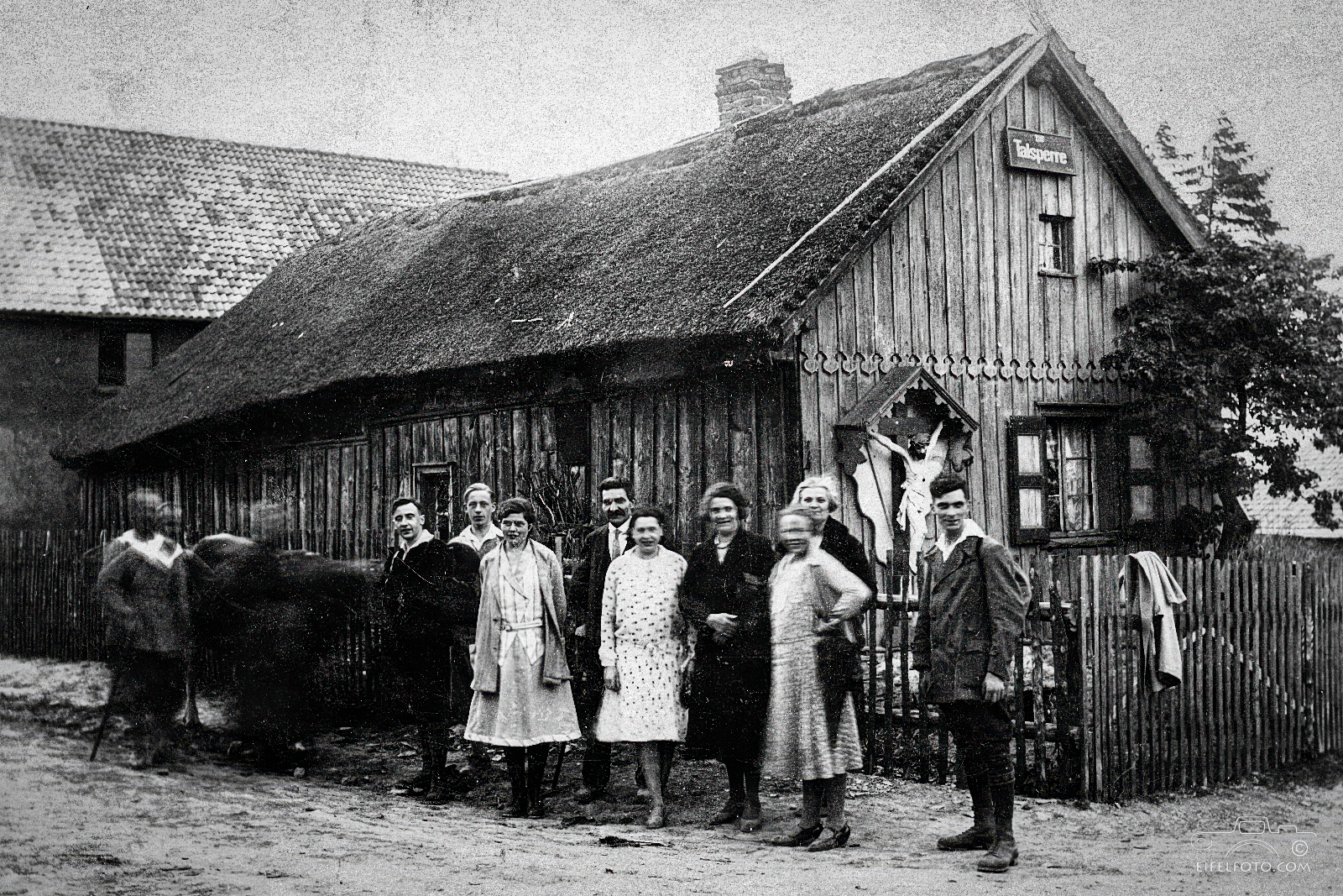 Wandergruppe an der Urfttalsperre