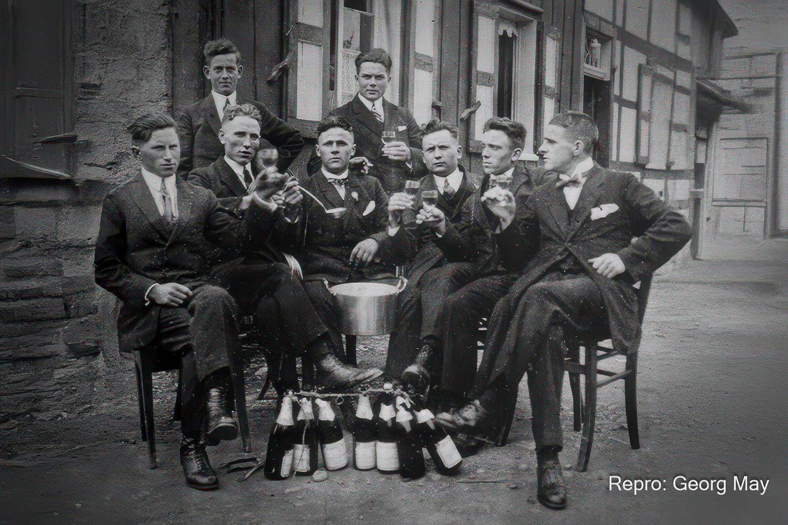 Die jungen Wilden, 1929: oben Reiner Mader und Christoph May, v.r.n.l.: Willi Logen, Karl Hicks, Franz May, Adolf Faccini, Fritz Zöll und Matthias May