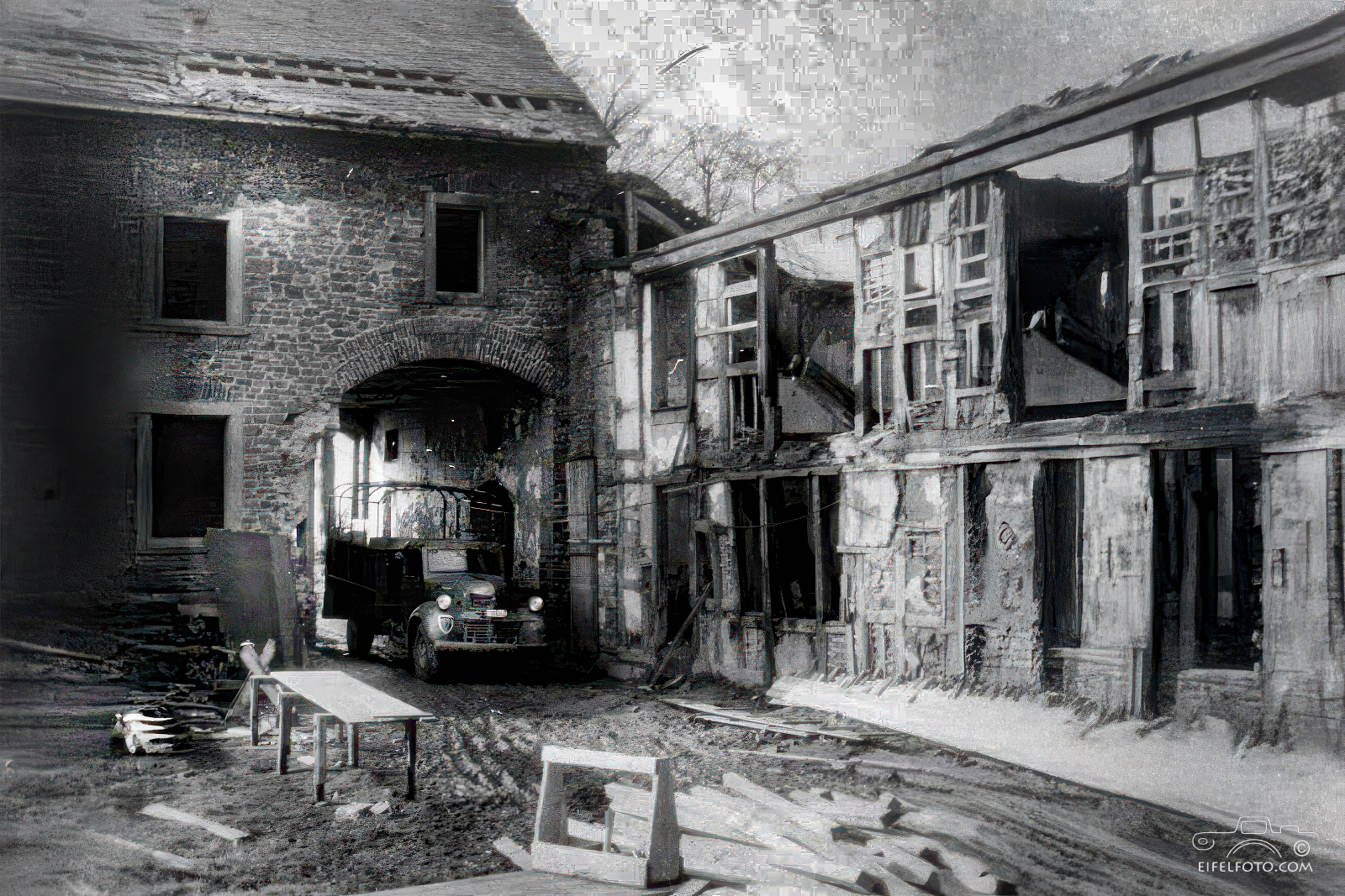 Der Innenhof von Walberhof, um 1965