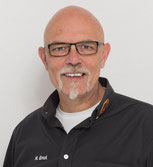 Teamfoto im Lager – Dachbaustoffe und Zubehör für Profis