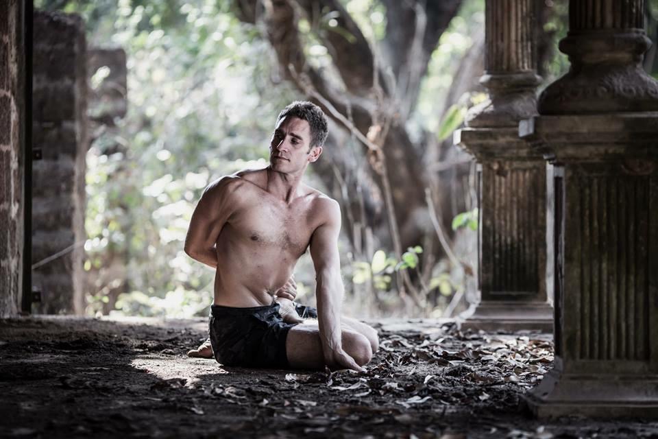 SEBASTIAN ARBONDO. Yoga, aprendizaje y visión de futuro