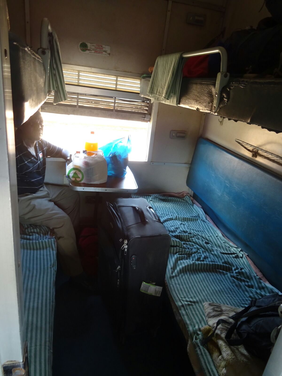 Luxus sieht anders aus - Zug von Sambia nach Tansania Dar es Salaam 