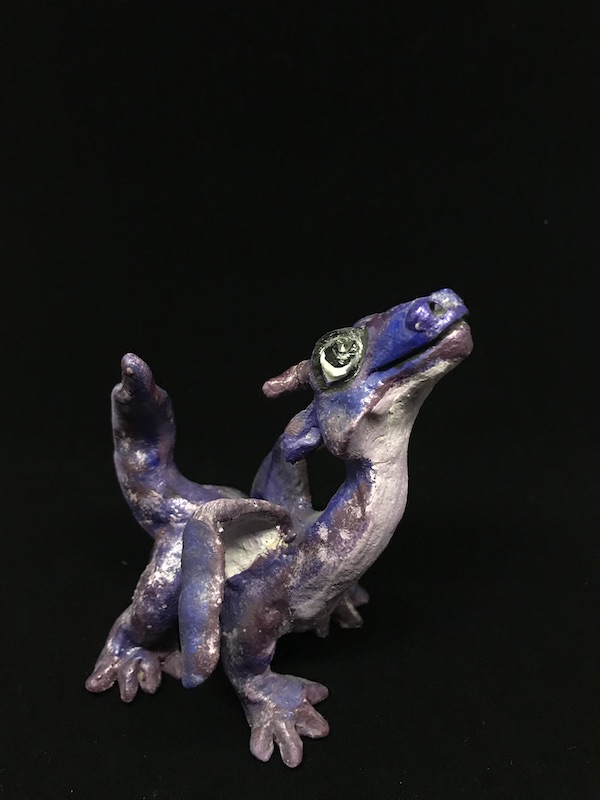 kleiner Keramikdrache acryl blauviolett 