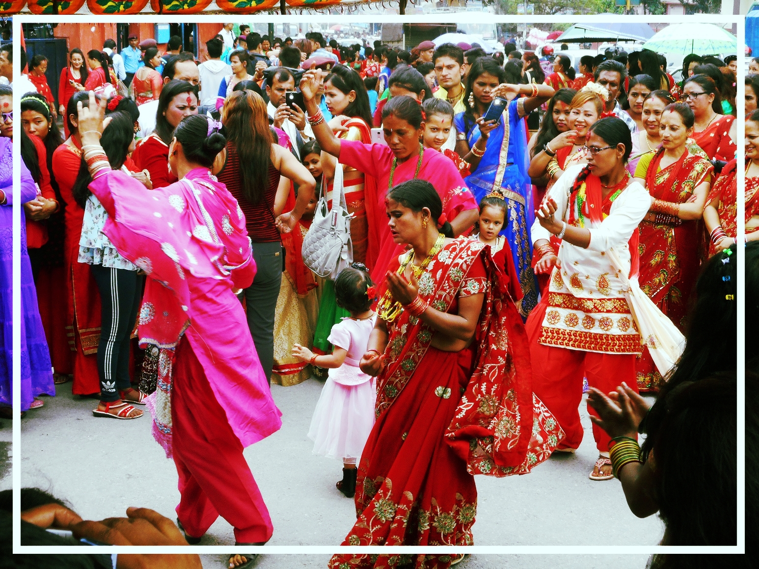 Kathmandu, fête de Teej temple Pashupatinath, septembre 2016