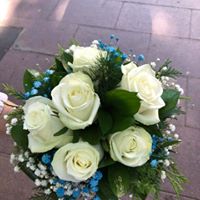 Ramo novia con rosas blancas y paniculata variada. A partir de 20€