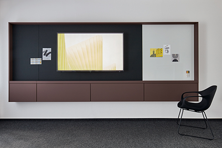 layout media panel
