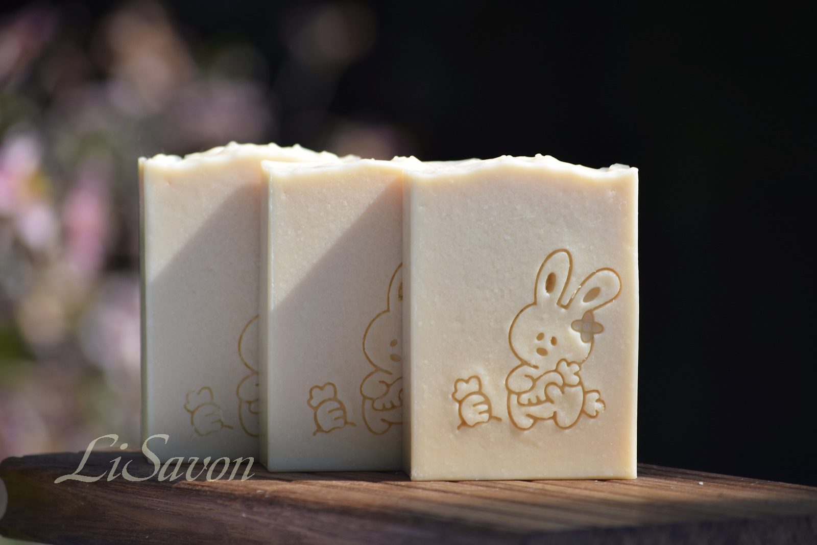Buttermilchseife mit Häschenstempel