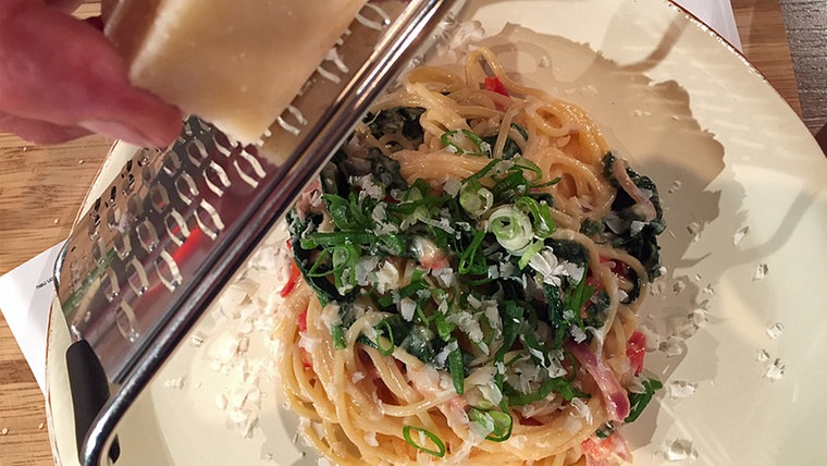 Rezept: Spaghetti mit Spinat und Pancetta - Rainer Sass, der NDR ...