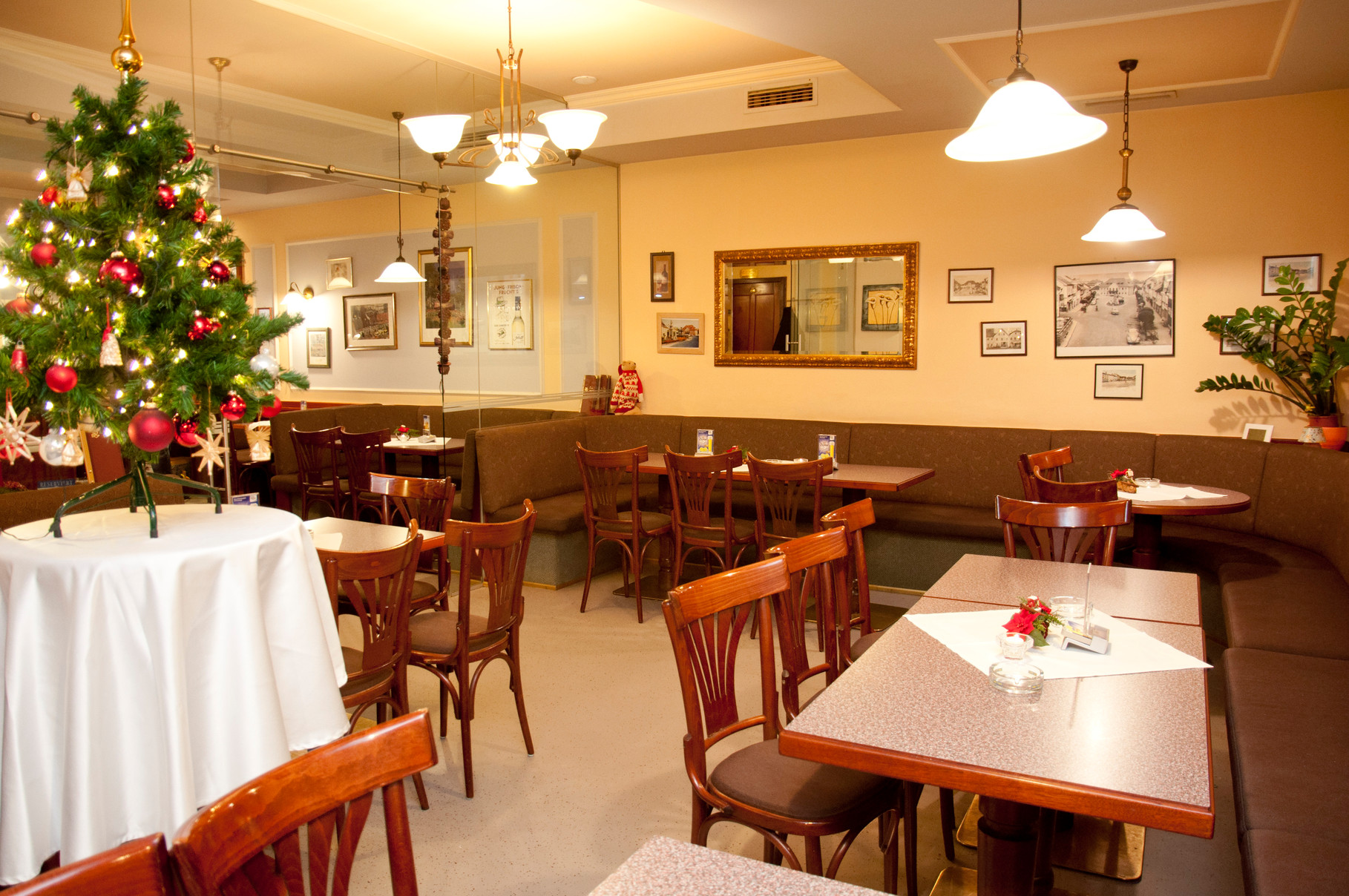 Der Verkaufsraum - Café Konditorei Jöchtl