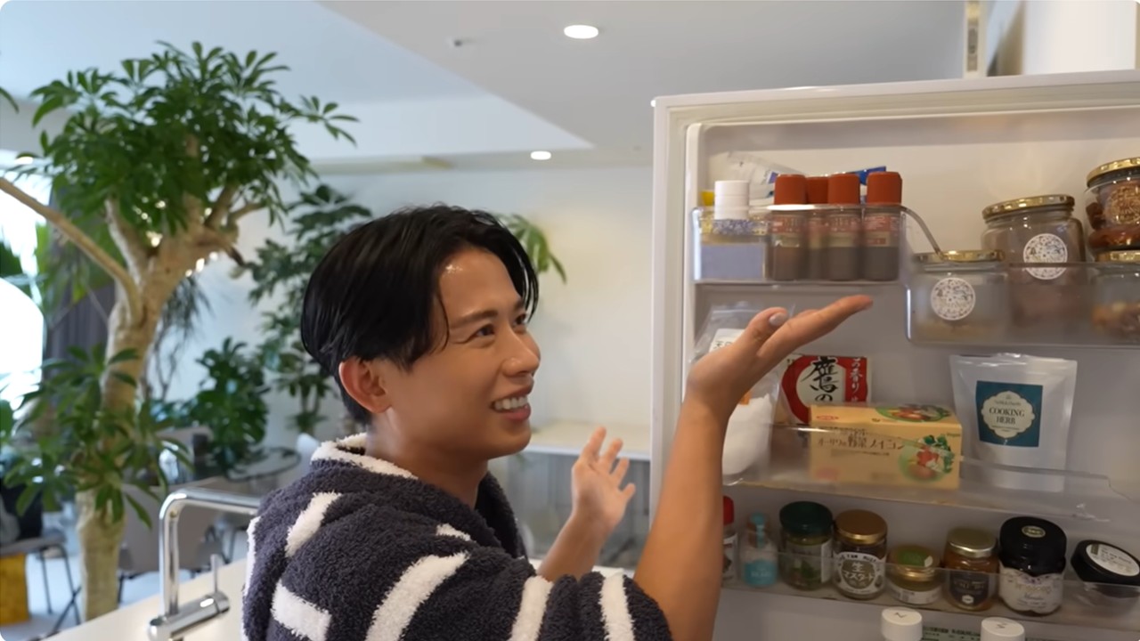 小田切ヒロさんの冷蔵庫にレオピンロイヤルがたくさん入ってた！