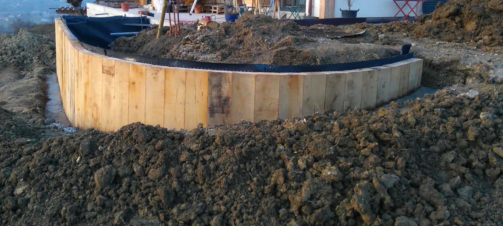 chantier - construction de murets poutres bois