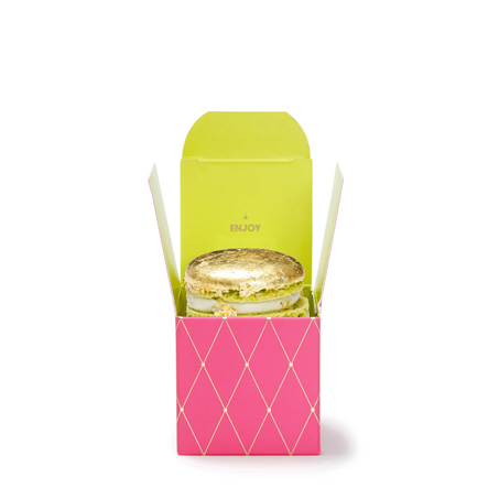 Gold Macarons in Mini Give-Away Box ponk