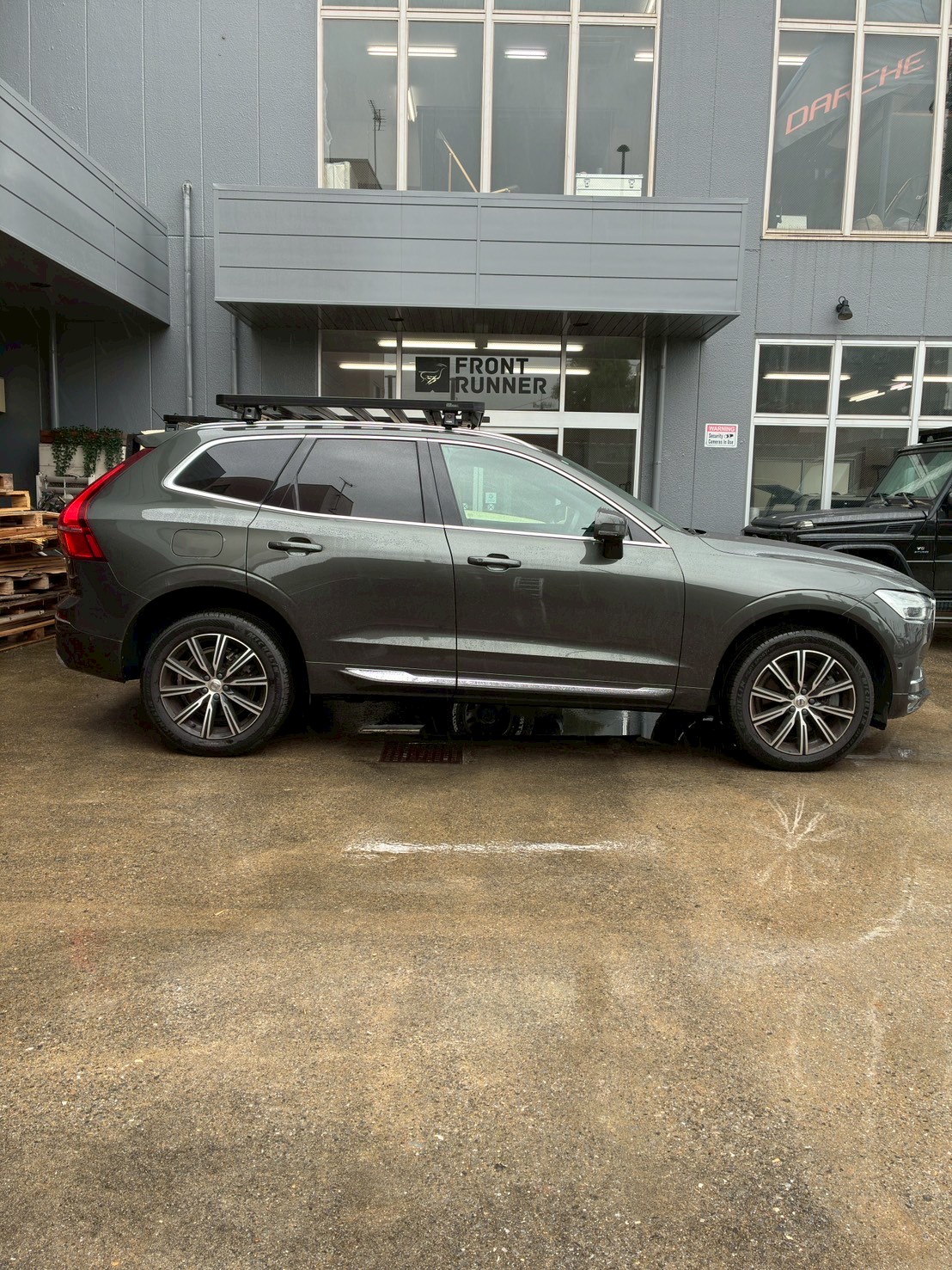 【ボルボXC60(2018年以降)対応】ルーフラックで愛車をもっとタフに、もっと機能的に！/FRONTRUNNER
