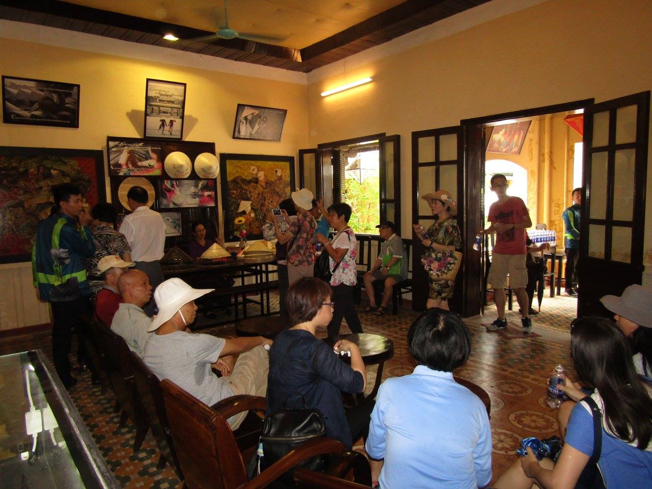 刺繍のベトナム　フエ王朝　舞台緞帳 Amazon.co.jp: 【アジアン雑貨 ベトナム雑貨】受注生産品 ベトナム