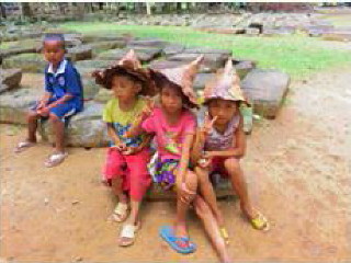 「カンボジアの子供たち」岡村撮影