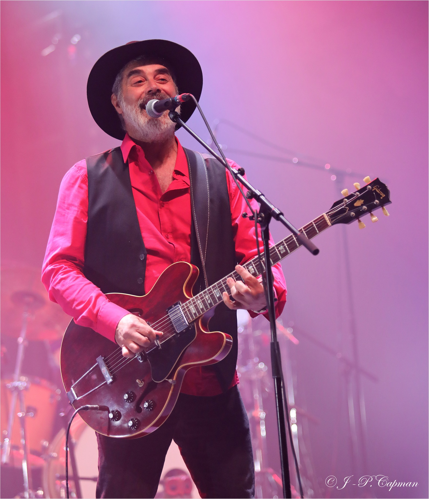 Cedric Guitares, Bouzouki, Harpe, Flûte, Chant