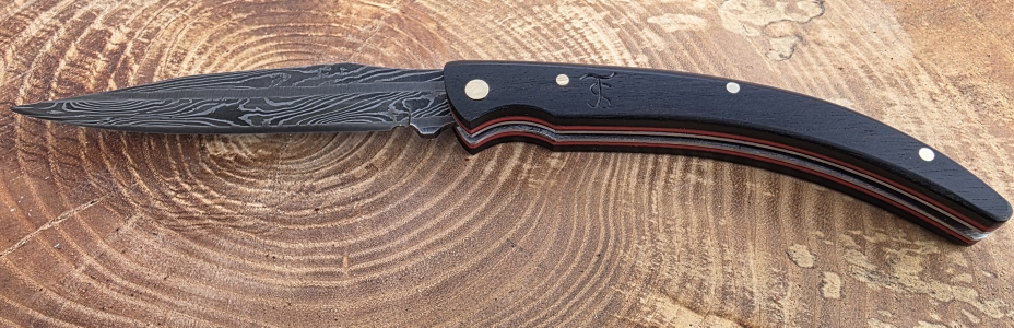 Damastklappmesser aus der Telchinen-Schmiede