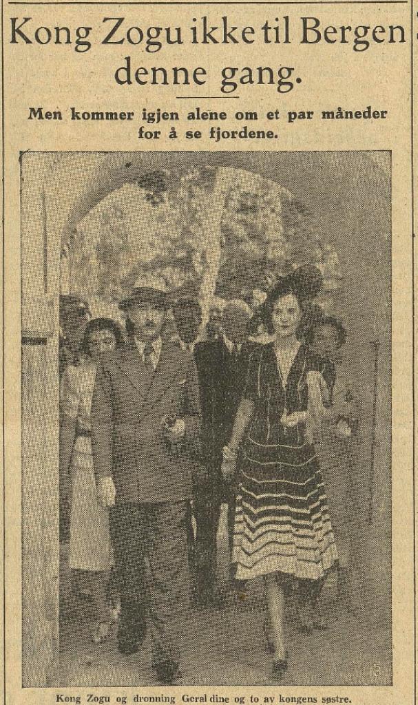 Mbreti Zog dhe Mbretëresha Geraldinë dhe dy nga motrat e mbretit. — Burimi : Nationen, e martë, 25 korrik 1939, faqe n°3