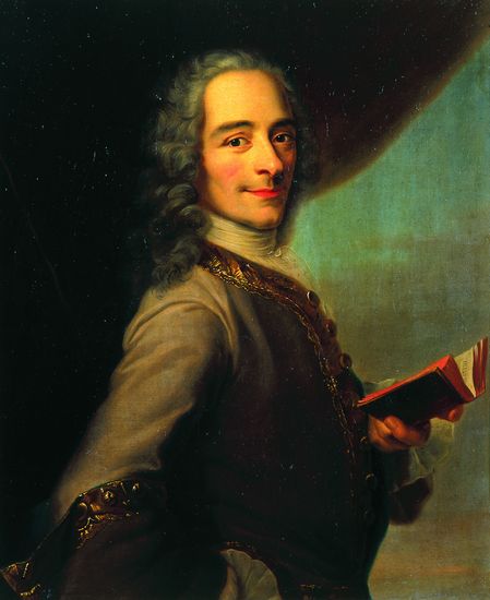 Voltaire, shkrimtar francez. Pikturë e shekullit të  XVIII – (Musée national du château de Versailles.)