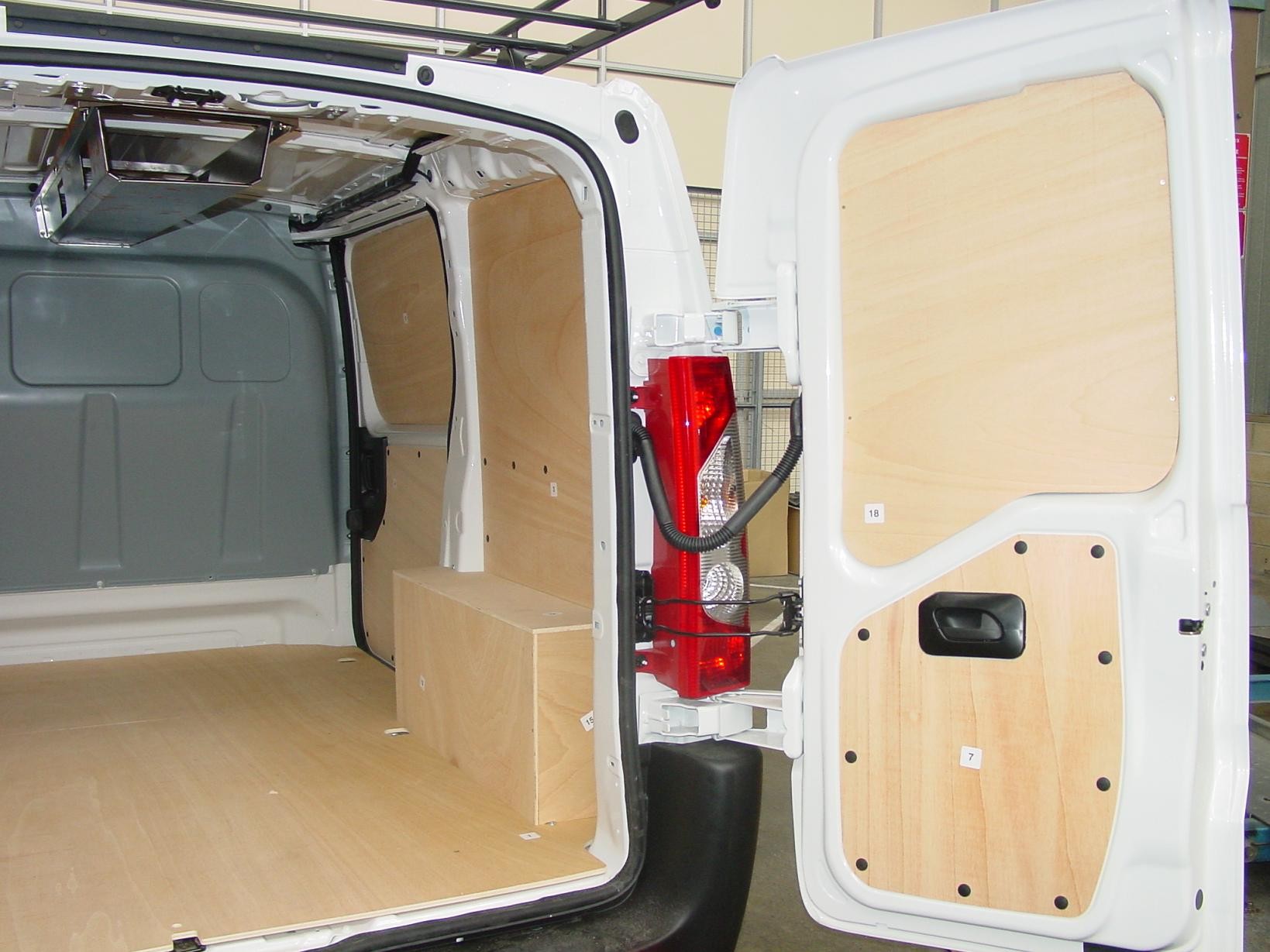 Habillage Bois Jumpy : Les 4 KITS BOIS – CONTACT-AUTO Am?nagement utilitaires Habillage Habillage Bois Jumpy : Les 4 KITS BOIS – CONTACT-AUTO Am?nagement utilitaires Habillage