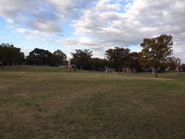 万場川東公園＿ピクニック・芝生広場