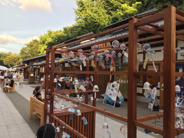 味噌煮込みの山本屋、味噌カツの矢場とんなど、なごやめし老舗店舗が並ぶ「義直ゾーン」