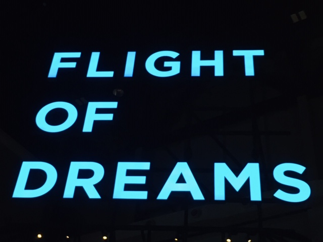 ＦＬＩＧＨＴ ＯＦ ＤＲＥＡＭＳ