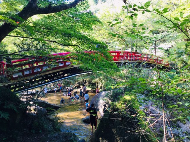 子供とお出かけ 天然プール 岩屋堂公園 愛知 瀬戸市 営業時間 料金 駐車場 アクセス方法は 名古屋発こどもの遊び場