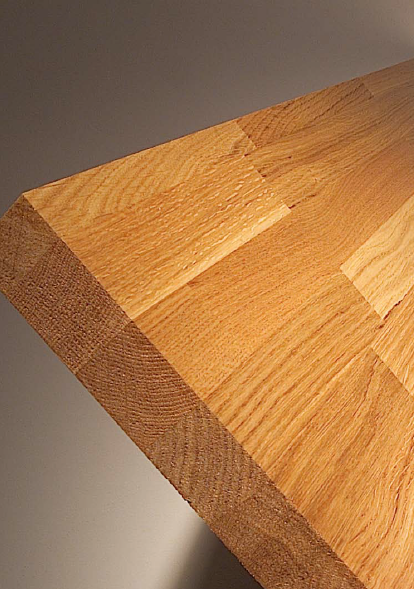 Panneau de bois à entailles multiples