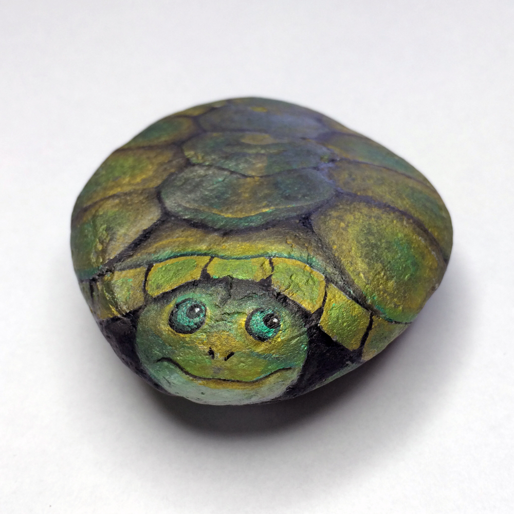 Galet décoratif tortue - acrylique vert et bronze - galet de rivière - fini satiné